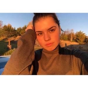 Meet your Posher, Alicia